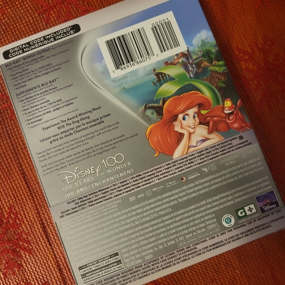 Disney's The Little Mermaid Blu-ray + DVD + Digital Code in 100 Years Slip case - Picture 3 of 6